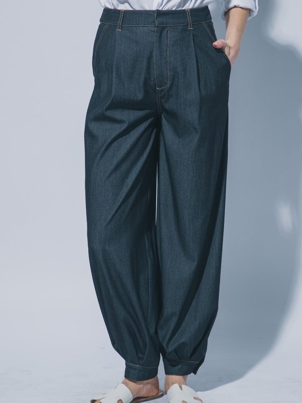 Wide-Leg Denim Balloon Pants - Dark Blue - Picture 2 of 3